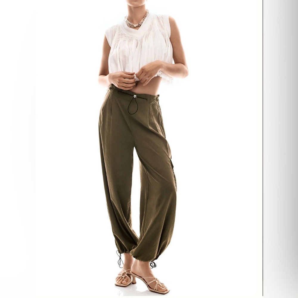 Anthropologie bungee parachute pants.